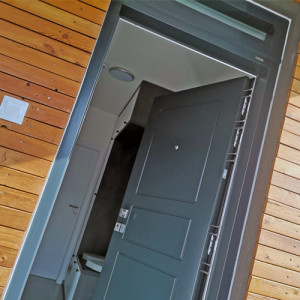 ADLO - Thermo-Au�enraumt�r ADUO, Profildesign F250, T�roberfl�che RAL 7016 und Oberlichte