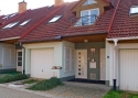 ADLO - Thermo-Außenraumtür Aduo, verglast PS552, Einfamilienhaus in einer Reihenhausbebauung